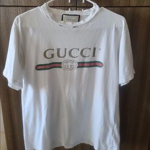 Gucci t shirt size small, women with flower